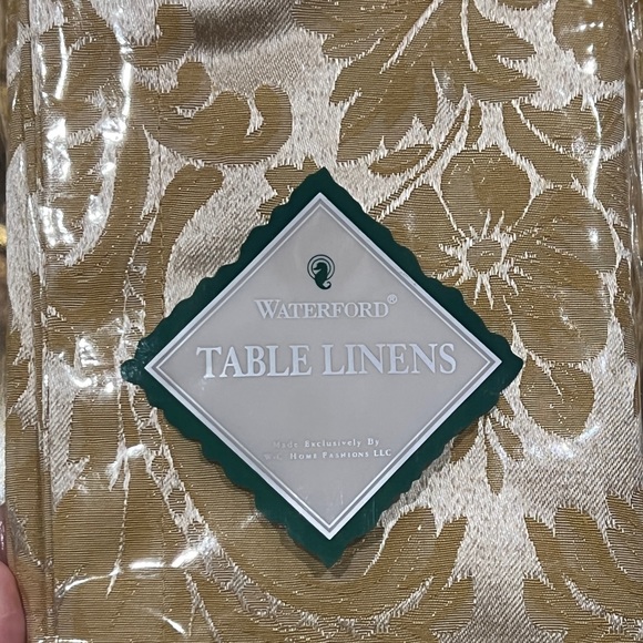 Waterford Kingscourt Set of 4 Napkins - Picture 8 of 10